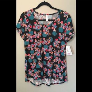 MEDIUM LULAROE CLASSIC T